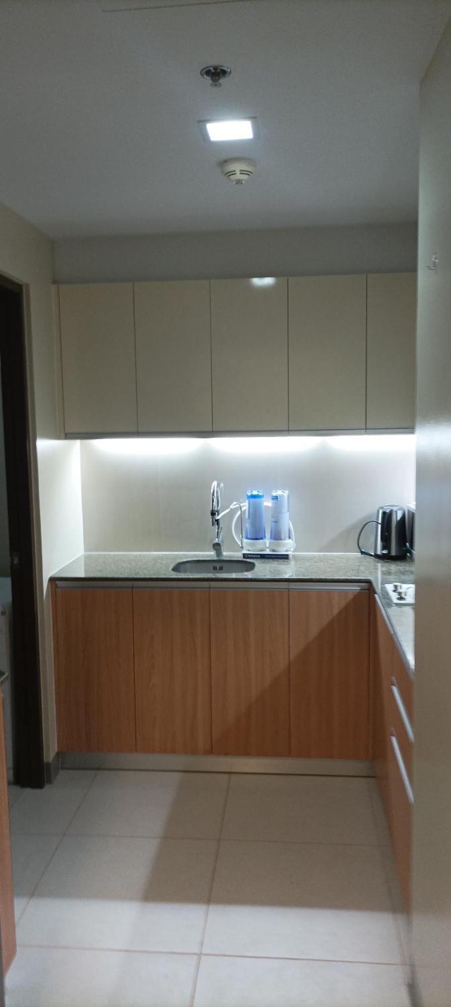One Manchester Place Condo Мактан Экстерьер фото